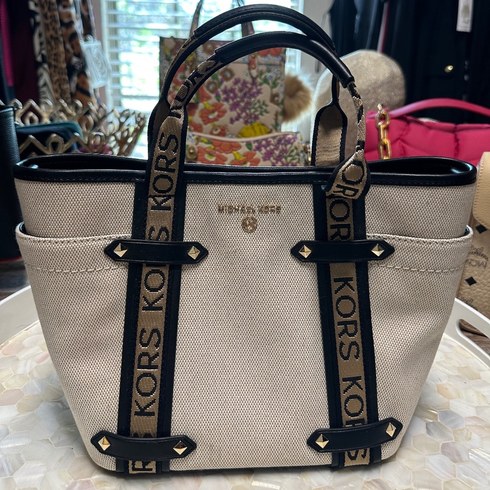 Michael Kors Maeve Tote Crossbody So Nice!